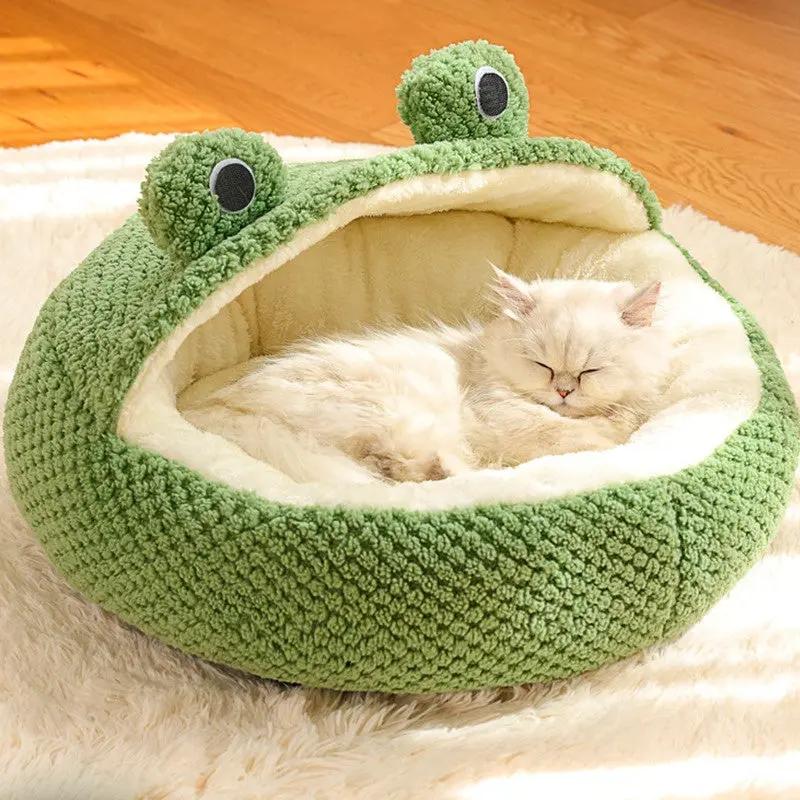 Pawsome™ Plush Frog-Shaped Pet Nest 