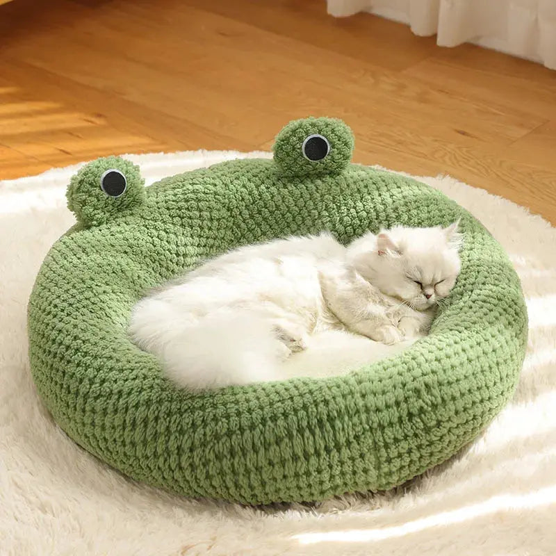 Pawsome™ Plush Frog-Shaped Pet Nest 