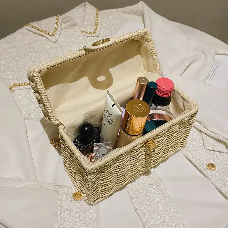 Veloria™ Chainlock Straw Box Bag 