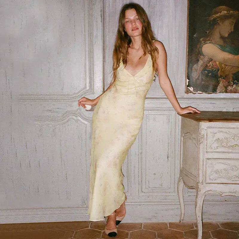 Veloria™ Floral Plunge Backless Maxi Dress 