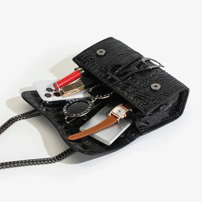 Veloria™ Luxe Panther Chain Flap Bag 