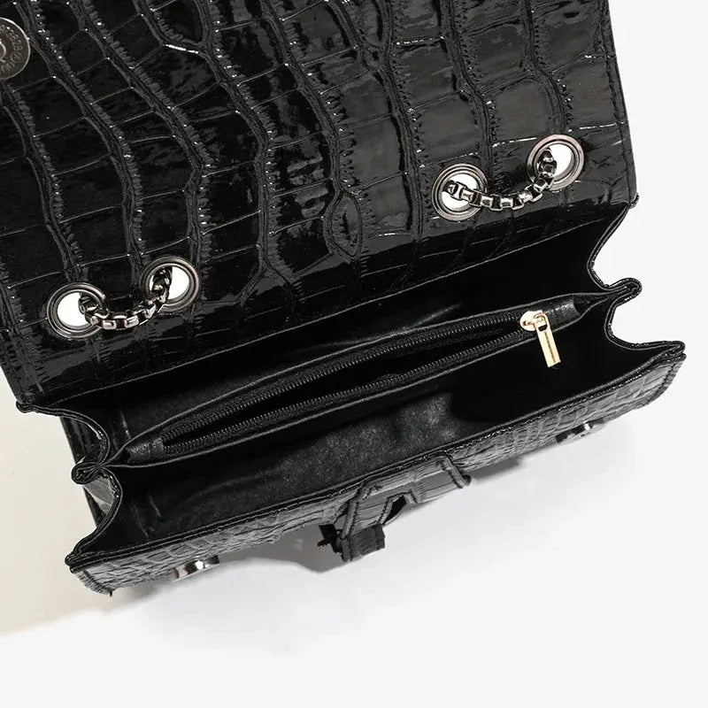 Veloria™ Luxe Panther Chain Flap Bag 