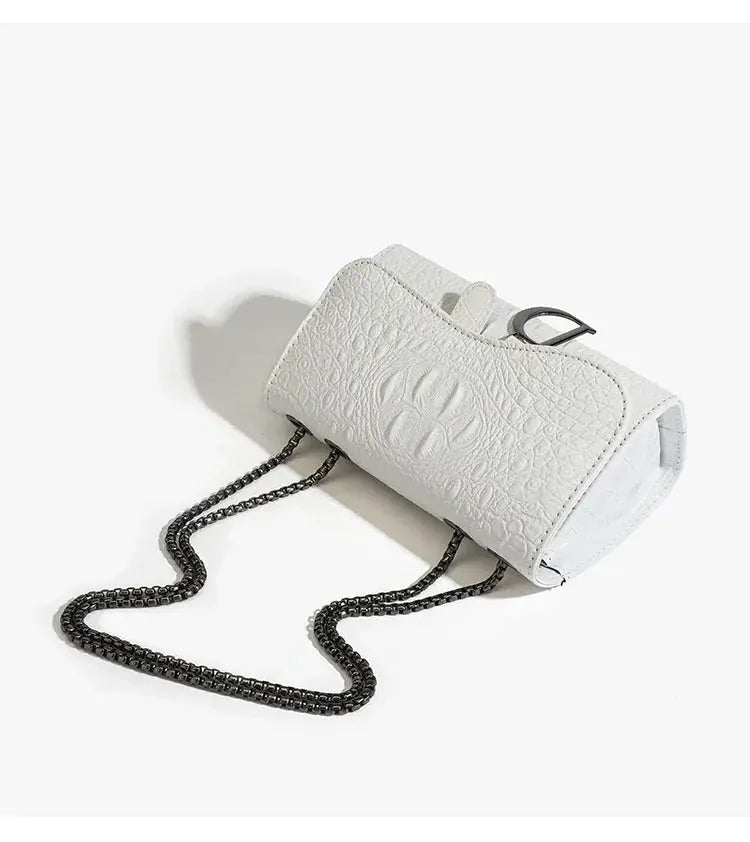 Veloria™ Luxe Panther Chain Flap Bag 