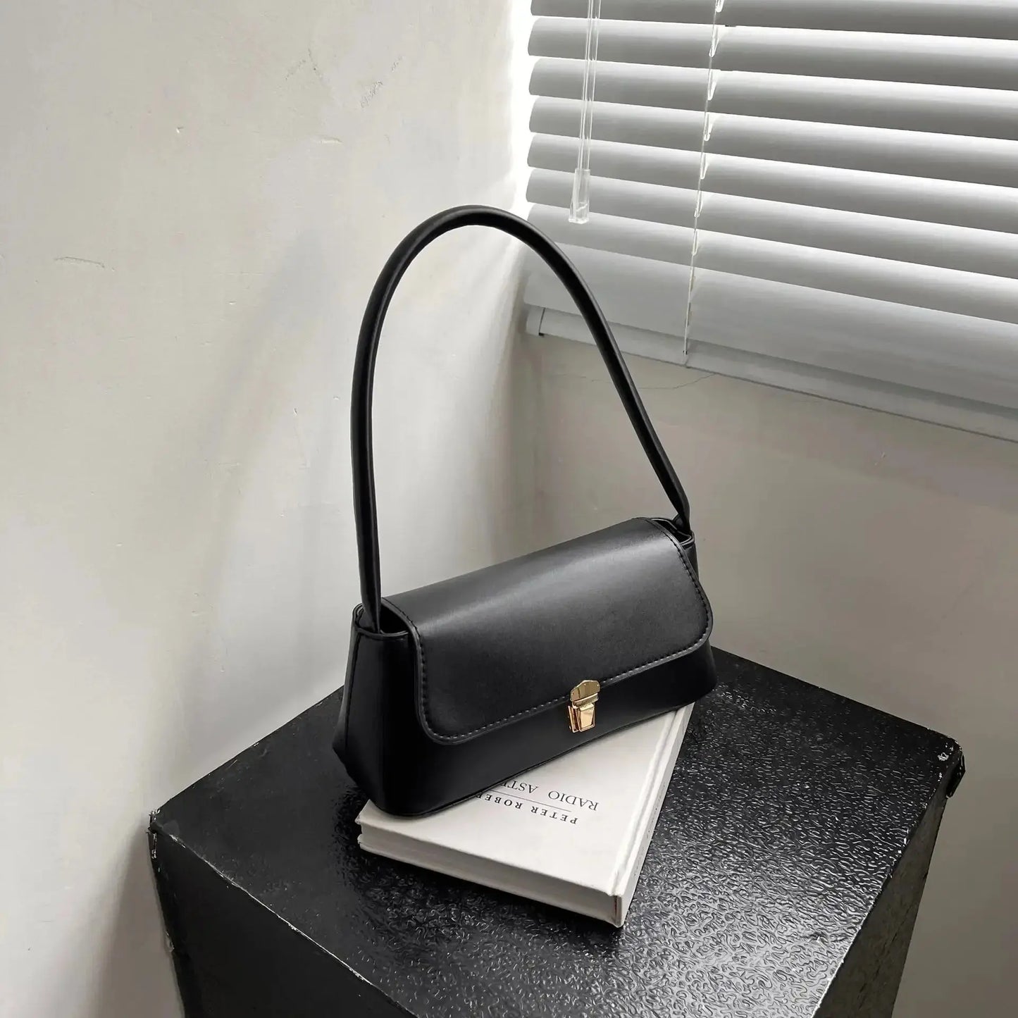 Veloria™ Retro Flap Shoulder Bag 