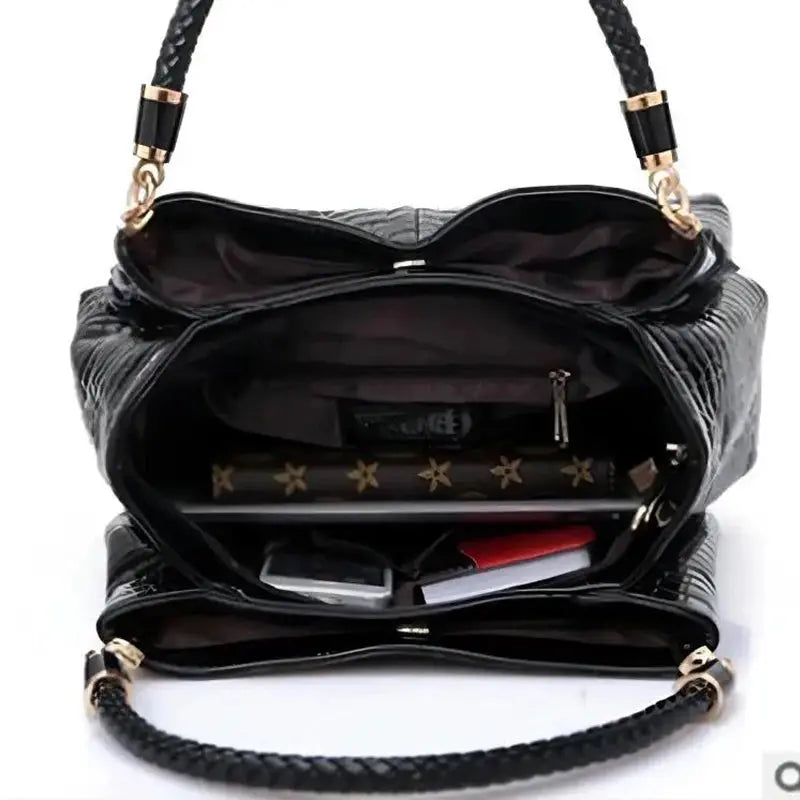 Veloria™ Serpentine Bucket Bag 
