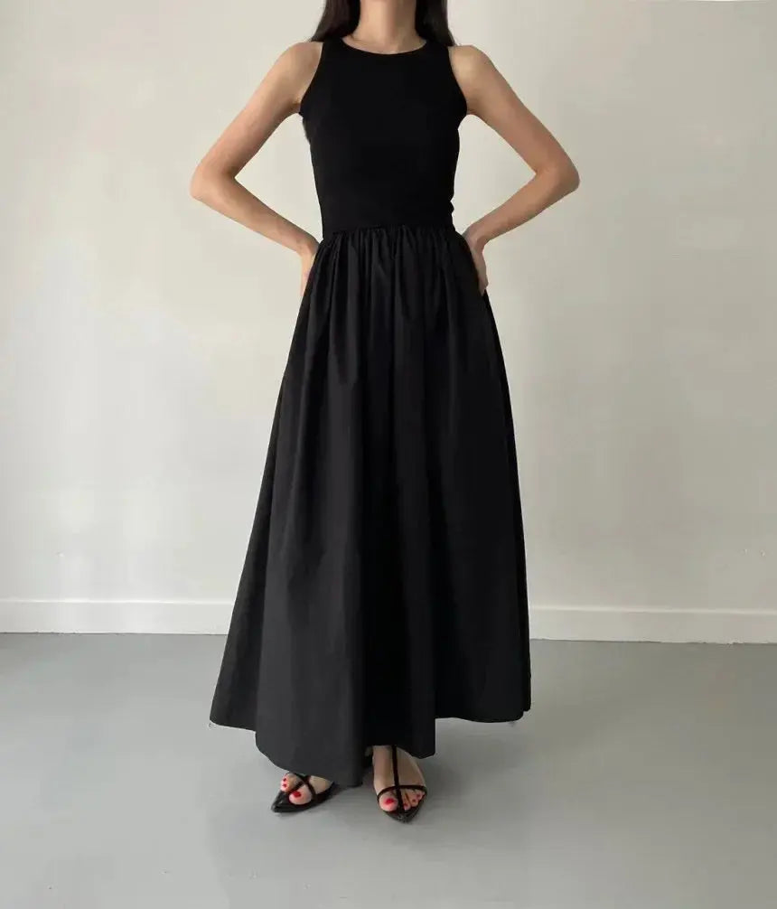 Veloria™ Sleeveless Black Midi Dress 