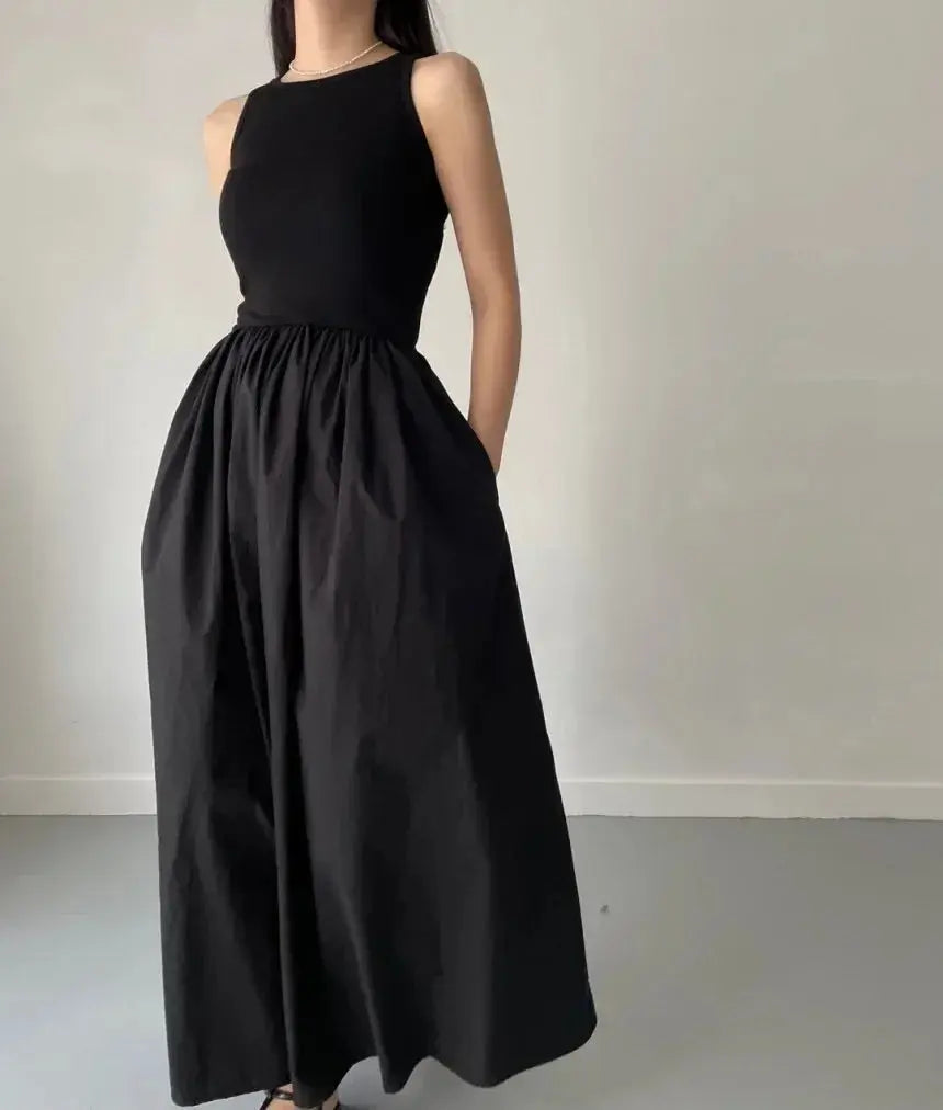 Veloria™ Sleeveless Black Midi Dress 