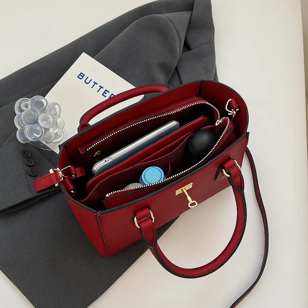 Veloria™ Urban Stitchline Tote 